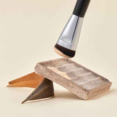 STUDIO 17, Glide Foundation Brush 411